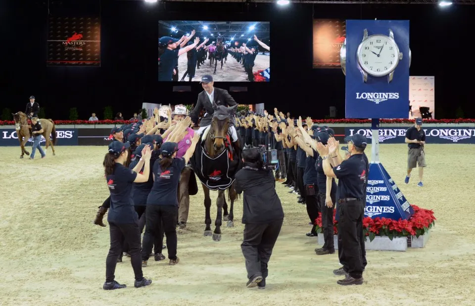 Patrice Delaveau acclamé lors des Longines Hong Kong Masters où il remporte 4 épreuves sur 5 courues (2ème dans la 5ème)
